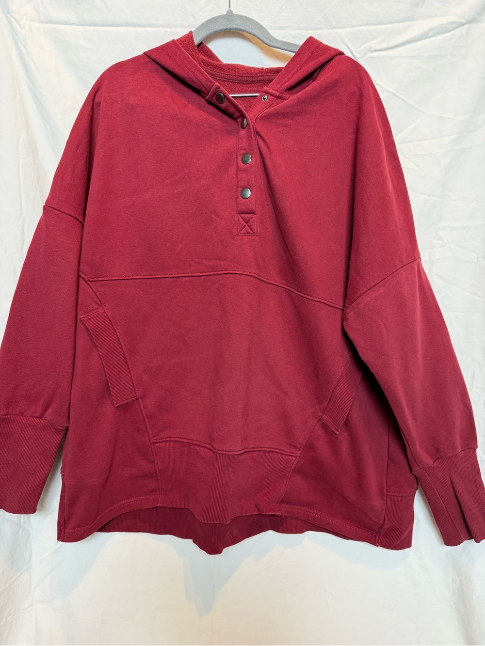 Women's Snap-Placket Hooded Pullover Sweatshirt - Burgundy